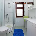 Olive's Garden House - Three Bedroom With Terrace And Sea View بيت للعطل فيلا لوكا