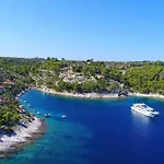 Olive's Garden House - Three Bedroom With Terrace And Sea View *