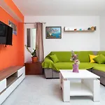 Olive's Garden House - Three Bedroom With Terrace And Sea View