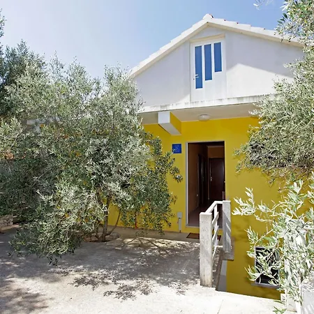 Olive's Garden House - Three Bedroom With Terrace And Sea View Holiday home