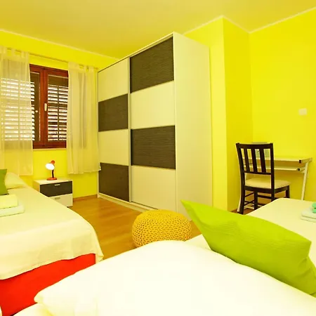 Olive's Garden House - Three Bedroom With Terrace And Sea View Hébergement de vacances *