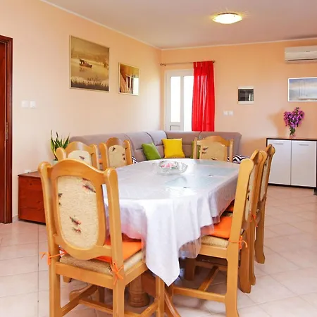 Hébergement de vacances Olive's Garden House - Three Bedroom With Terrace And Sea View Vela Luka