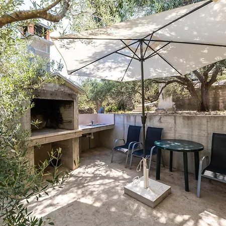 Olive's Garden House - Three Bedroom With Terrace And Sea View *