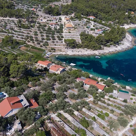 Hébergement de vacances Olive's Garden House - Three Bedroom With Terrace And Sea View *